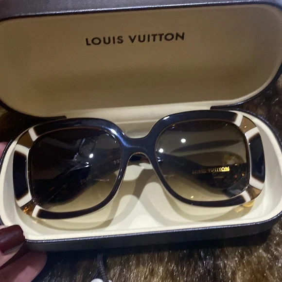 Louis Vuitton | Accessories | Not For Sale Louis Vuitton Sun  display picture 1